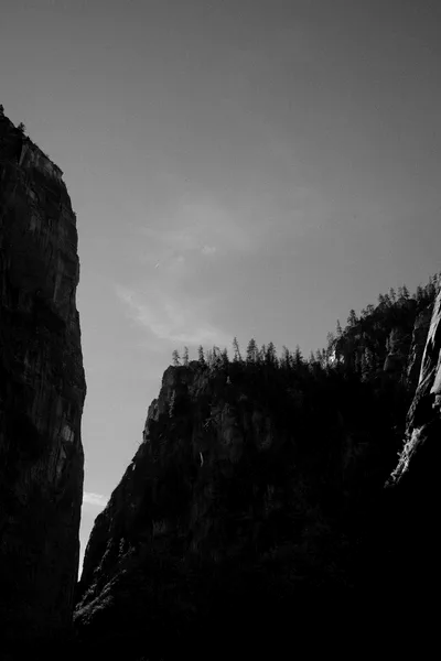 BW view of canyon cliffs in Zion